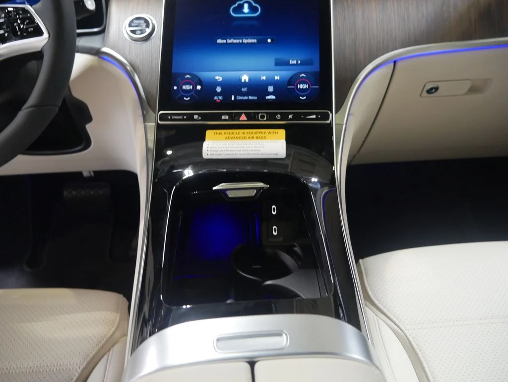 New 2026 Polar White Mercedes-Benz GLC 300 image 37