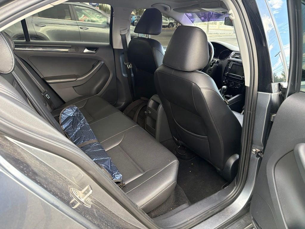 Used 2017  Volkswagen 1.8T SEL image 20