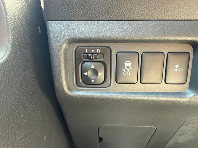 Certified Used 2022 White Diamond Mitsubishi ES image 14