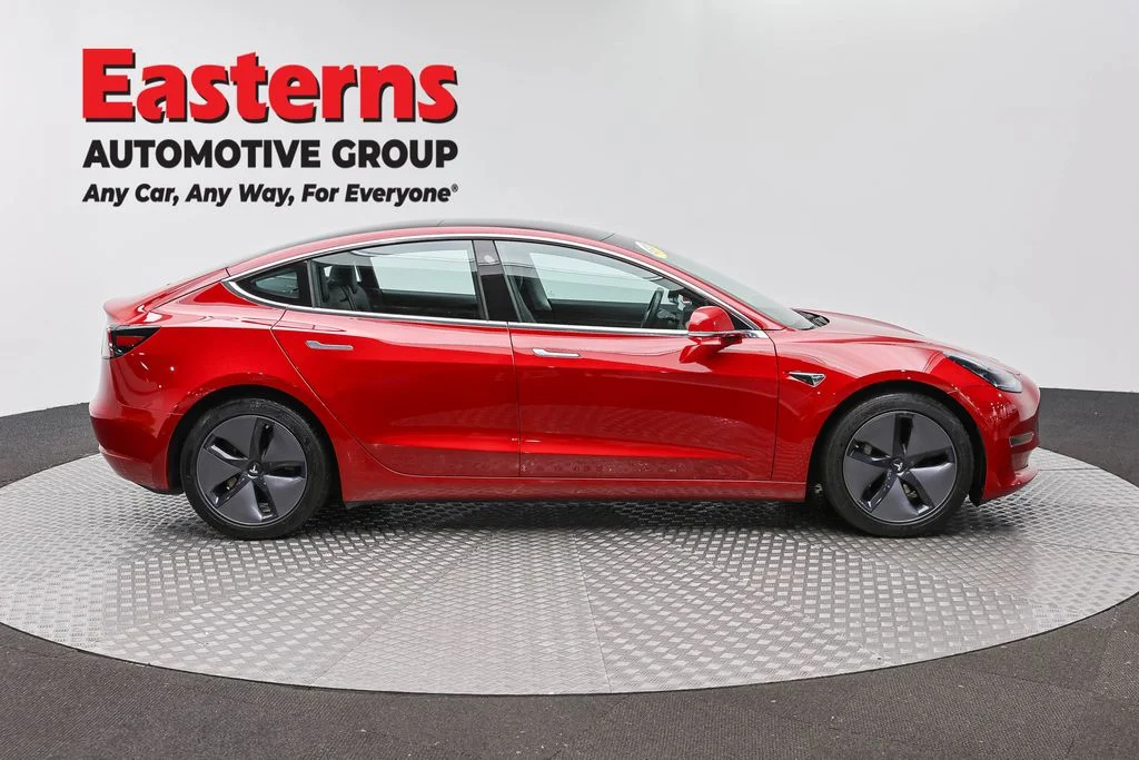 Used 2018 Red Tesla Long Range image 4