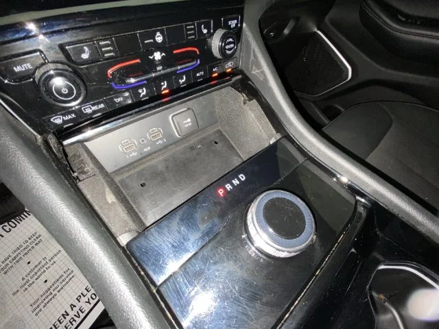 Used 2021 Silver Jeep Laredo image 19