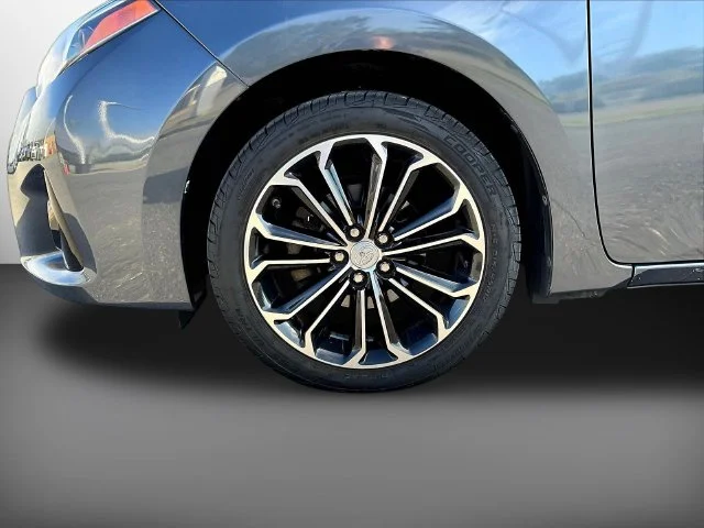 Used 2016 White Toyota S Plus image 38