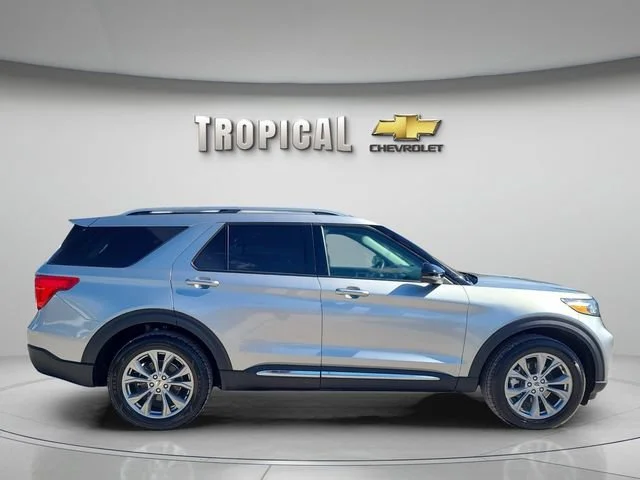Used 2023 Silver Ford Limited image 6