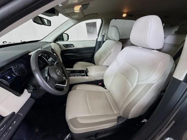 Used 2025 Gray Nissan SL image 21