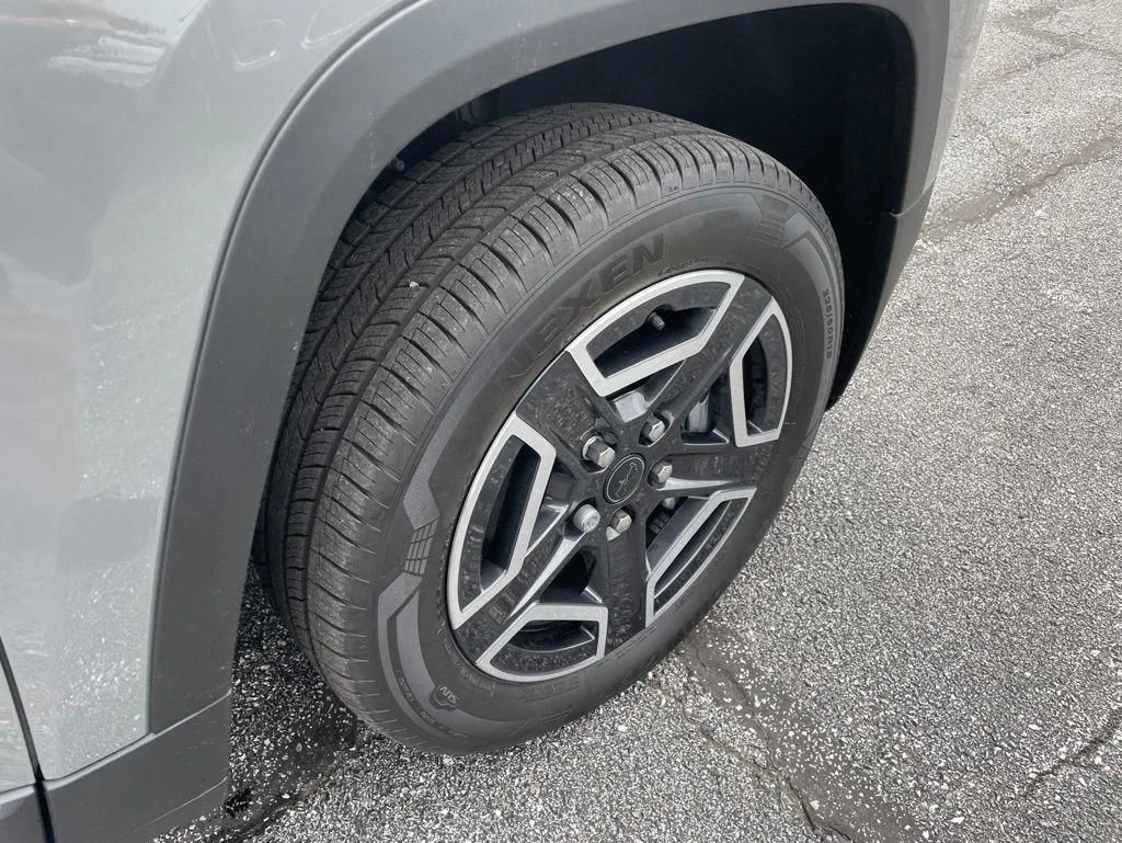 New 2026 Sting-Gray Clear-Coat Exterior Paint Jeep Laredo image 40