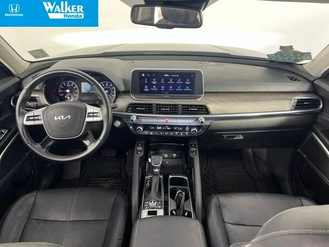 Used 2022 Black Kia EX image 35