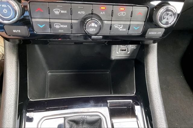 Used 2025 White Jeep Limited image 29