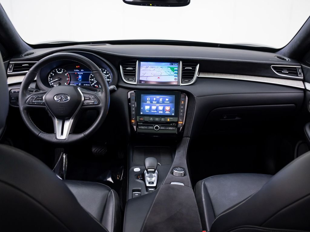 Used 2019 Black Obsidian INFINITI ESSENTIAL image 11