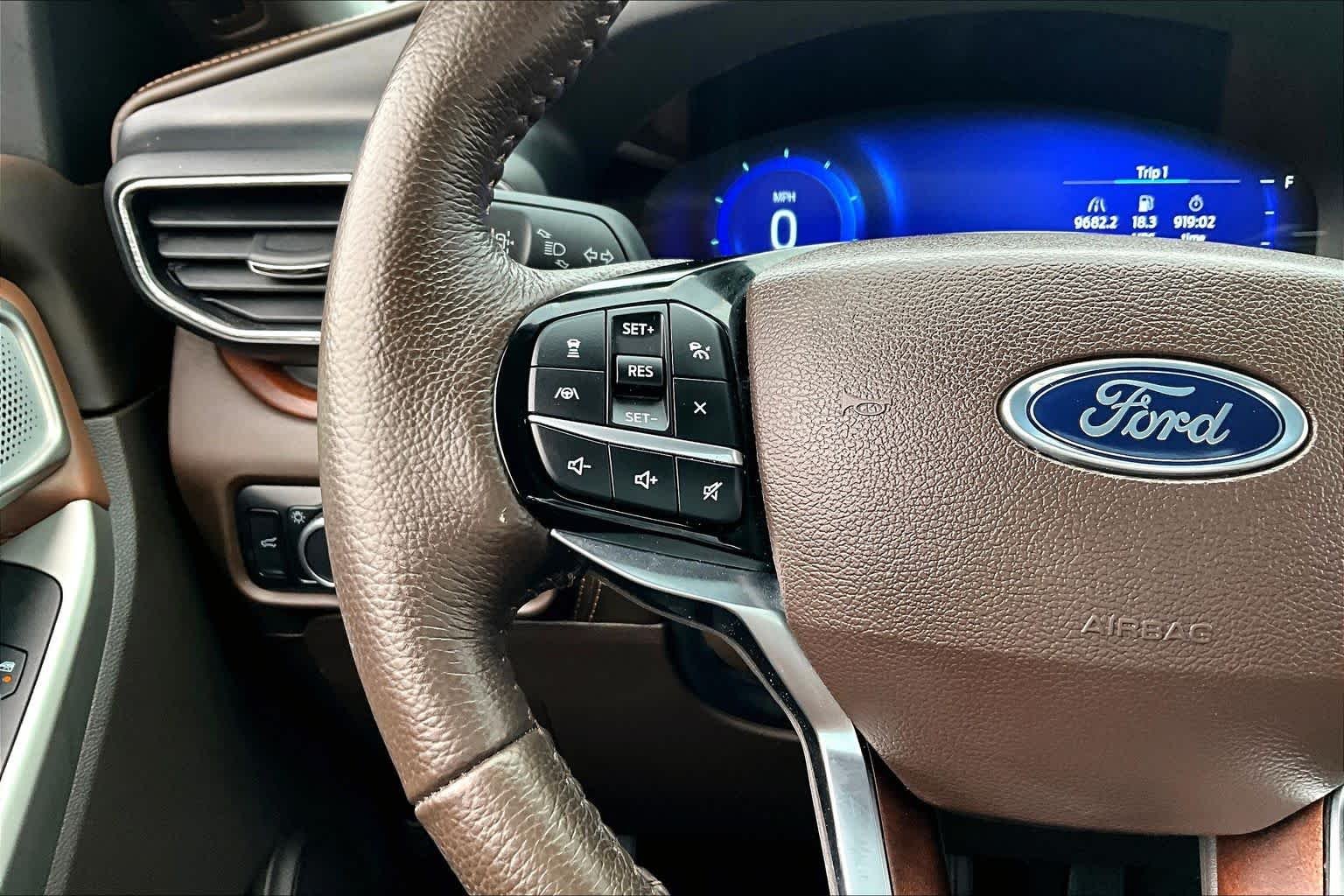 Used 2023 Iconic Silver Metallic Ford King Ranch image 46