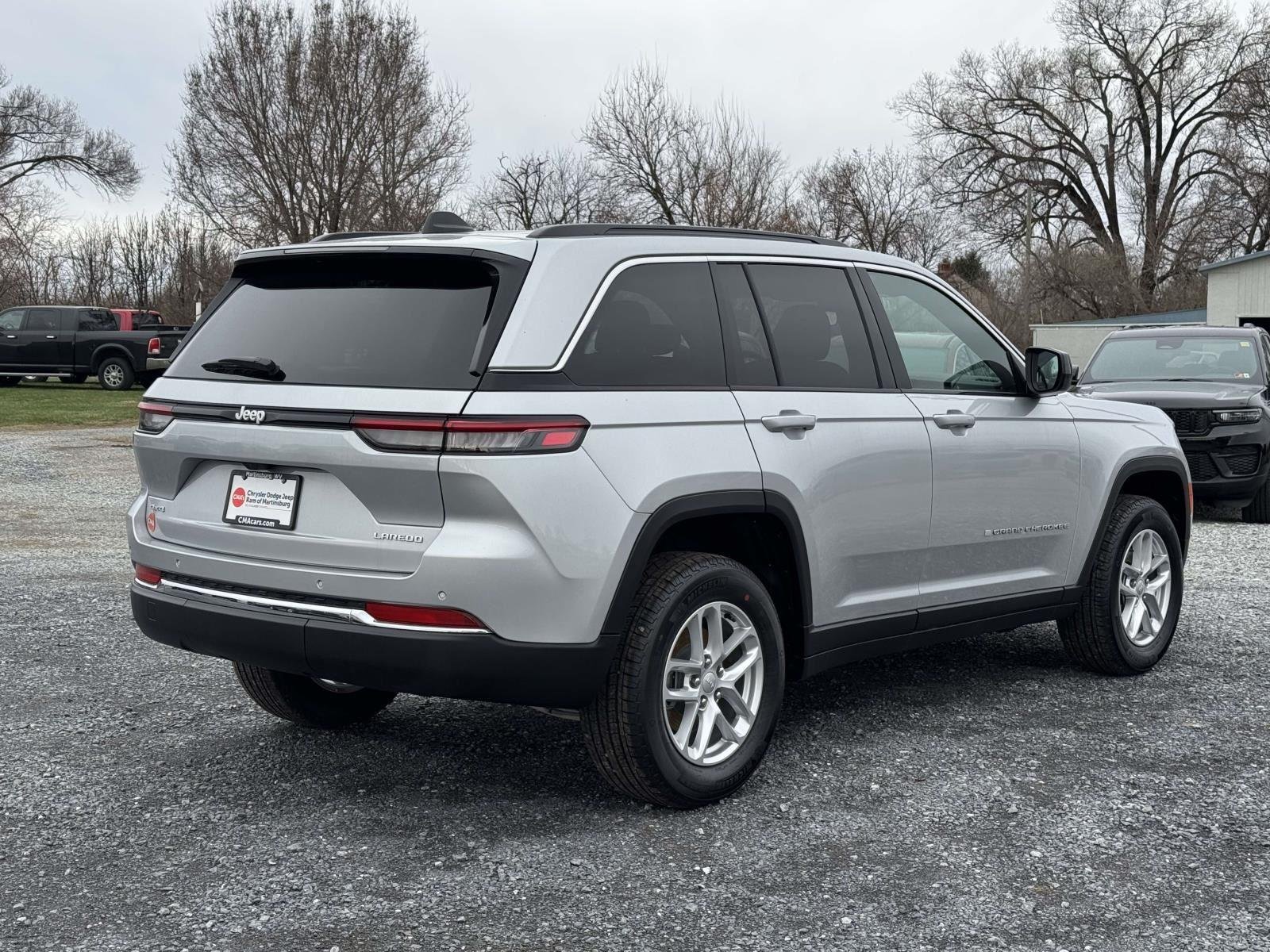 New 2026 Silver Zynith Jeep Laredo X image 21