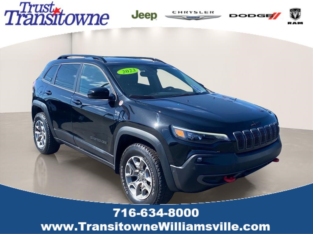 Used 2023 Diamond Black Crystal Pearlcoat Jeep Trailhawk image 1