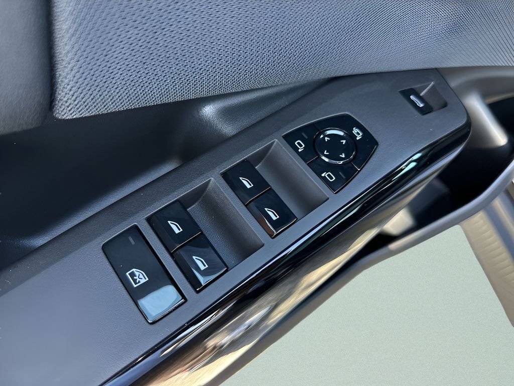 2026 BMW X3 30 - Photo 17