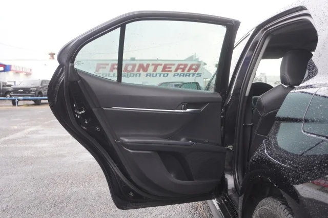 Used 2019  Toyota LE image 18