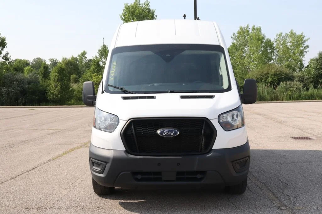 Used 2022 Oxford White Ford Base image 3
