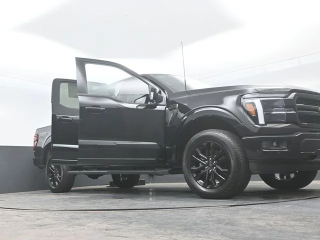 New 2026 Agate Black Metallic Ford Lariat® image 32