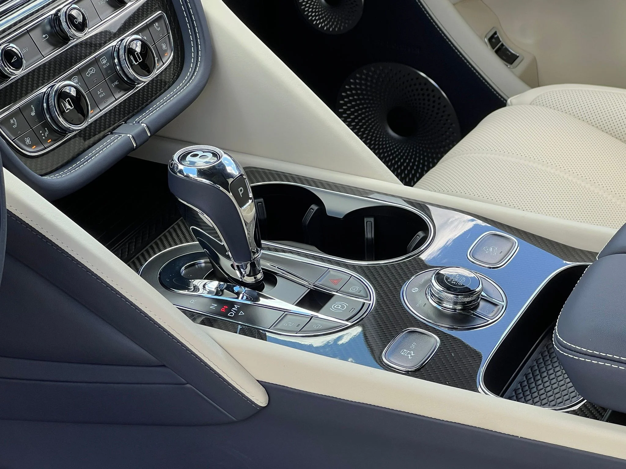 New 2026 White Bentley  image 33