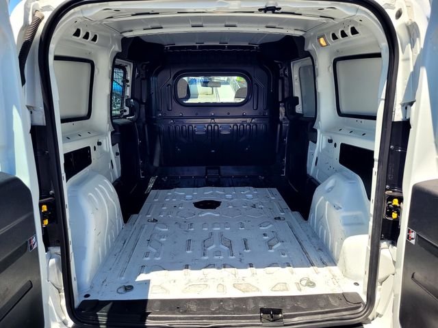 Used 2022 White Ram Base image 13
