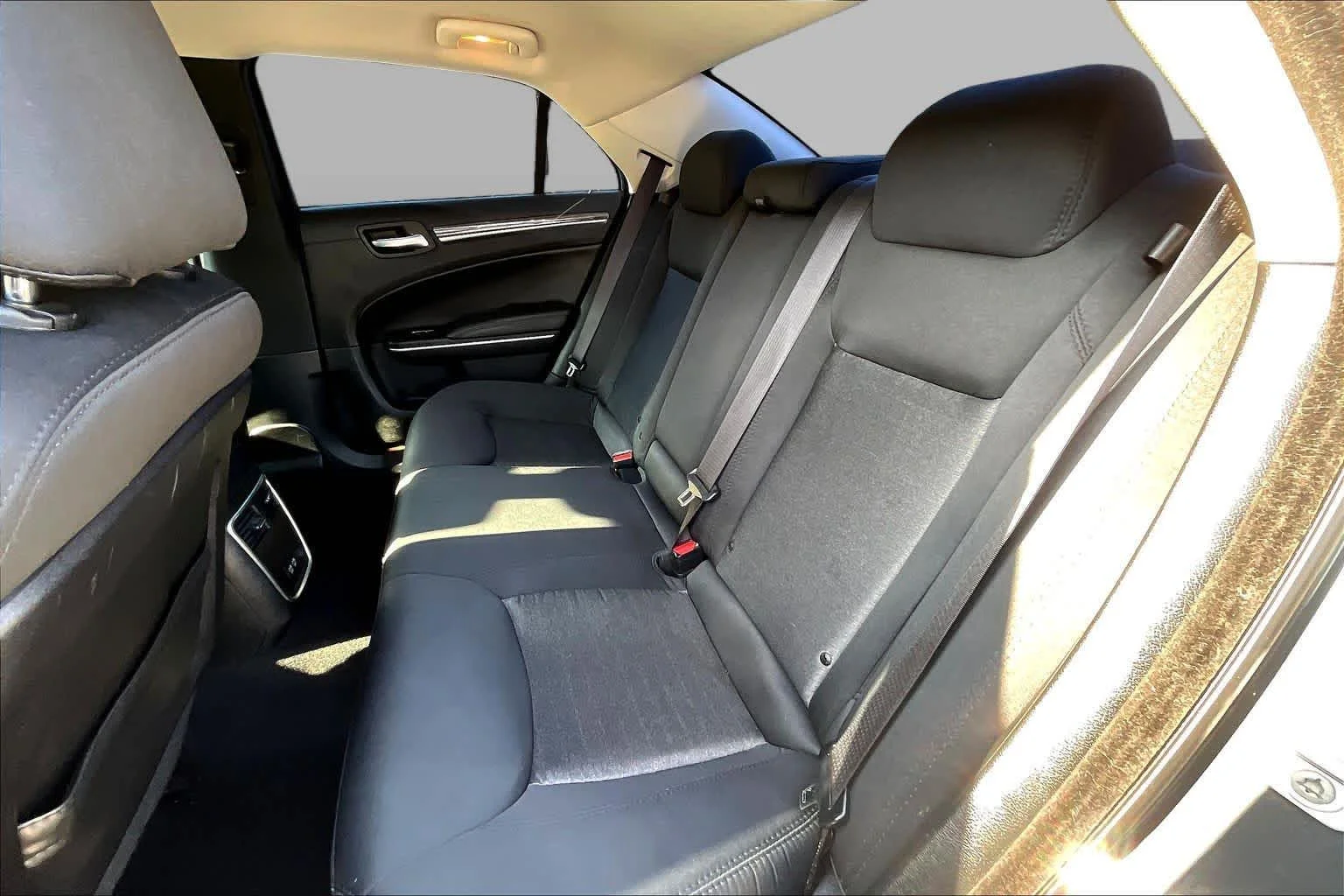 Used 2019 Ceramic Grey Clearcoat Chrysler Touring image 19