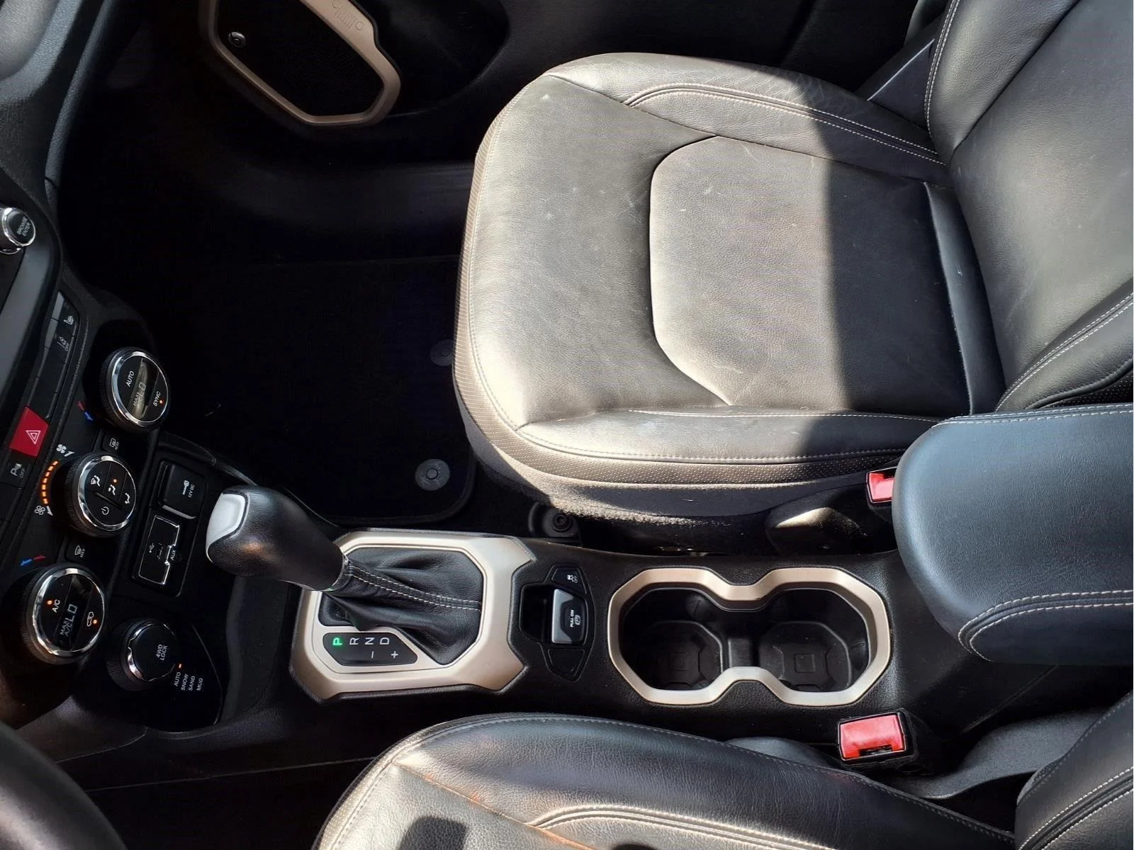 Used 2017 Anvil Jeep Limited image 24