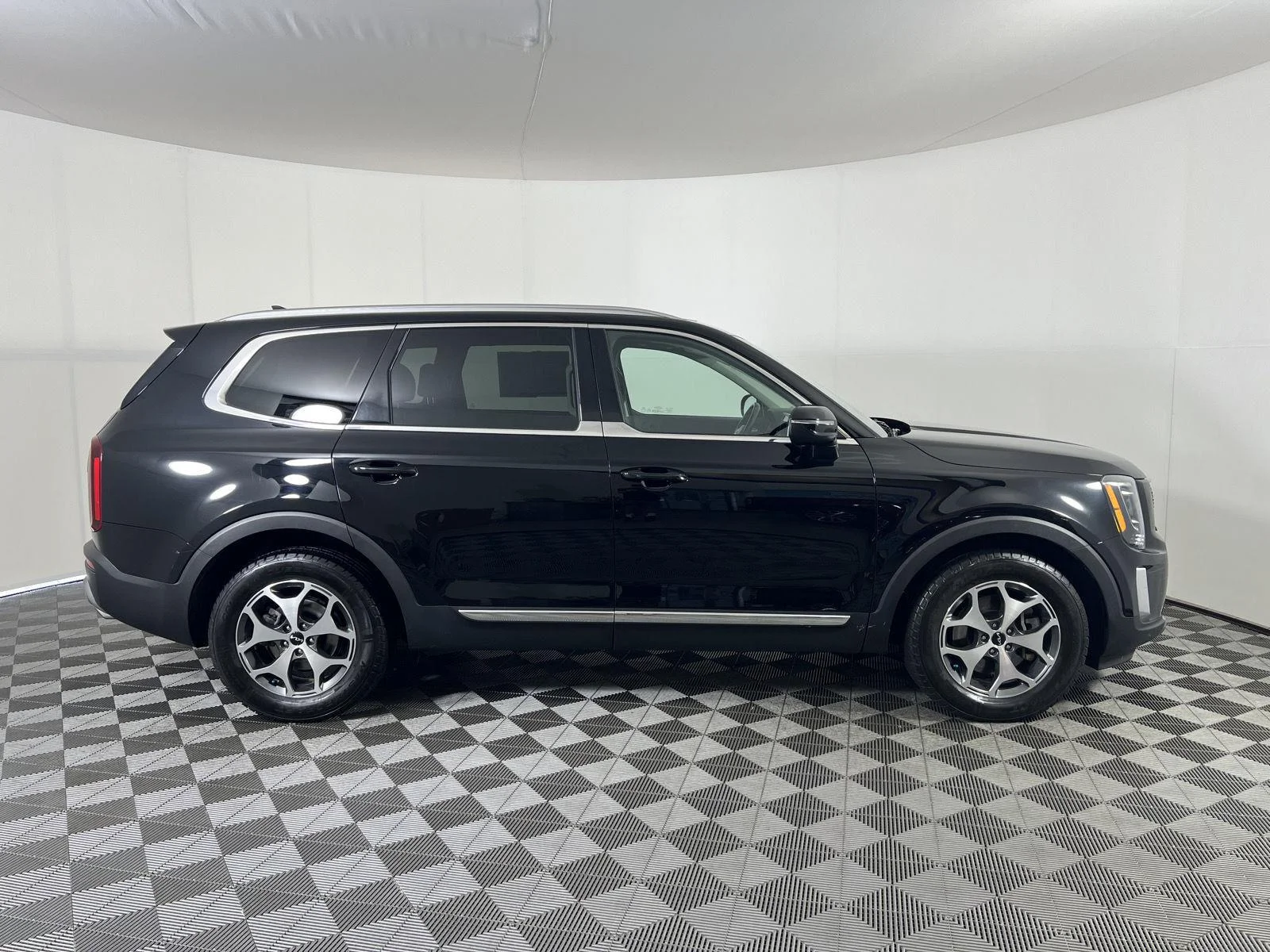 Used 2022 Ebony Black Kia EX image 2