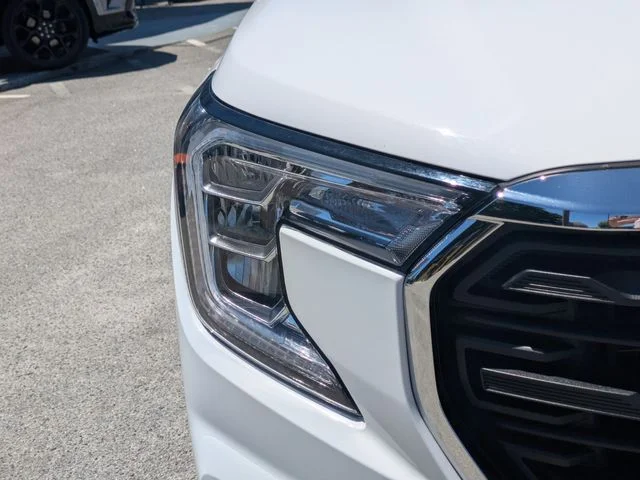 Used 2024 White GMC SLE image 10