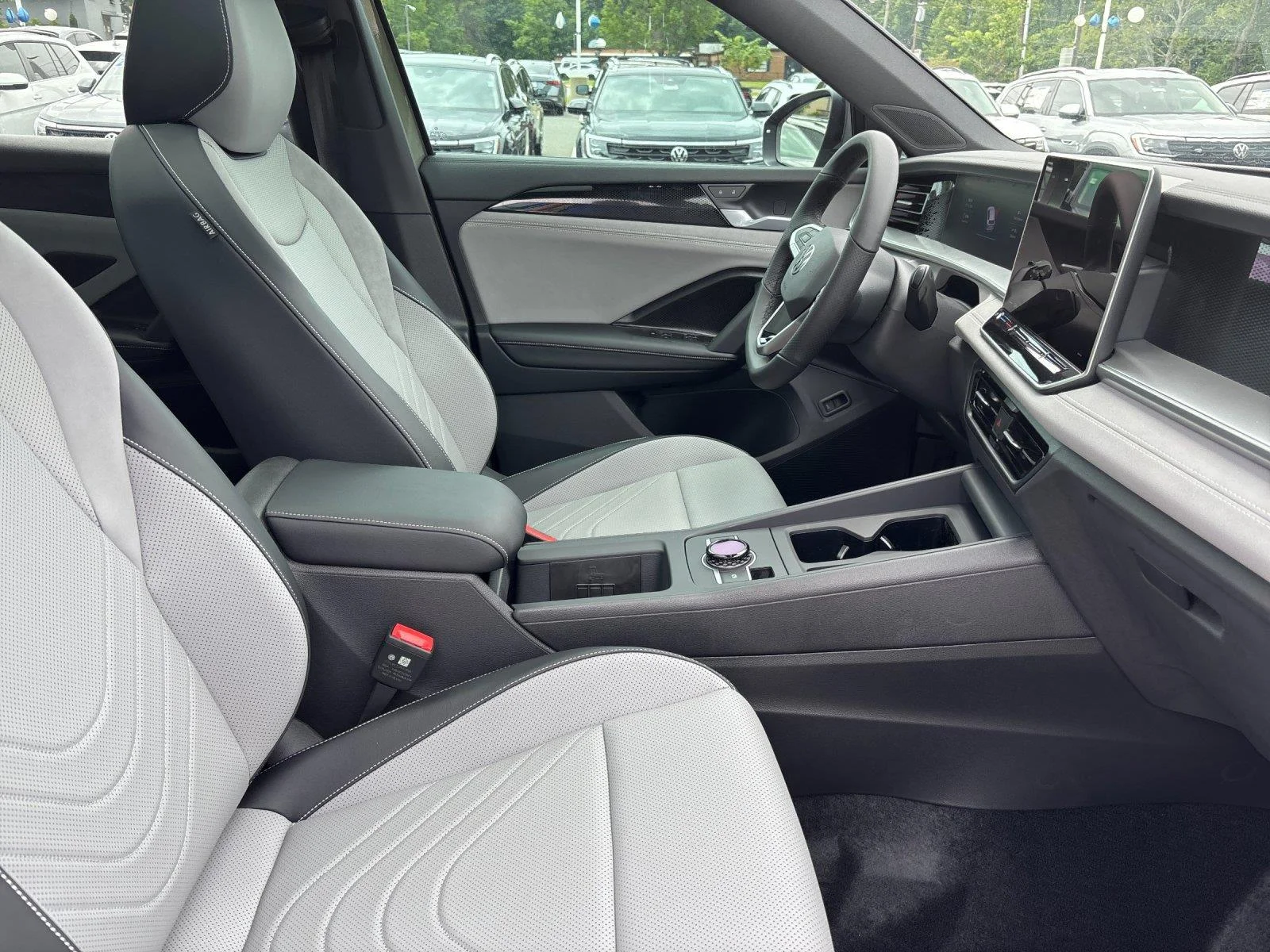 New 2026  Volkswagen SE R-Line Black image 39