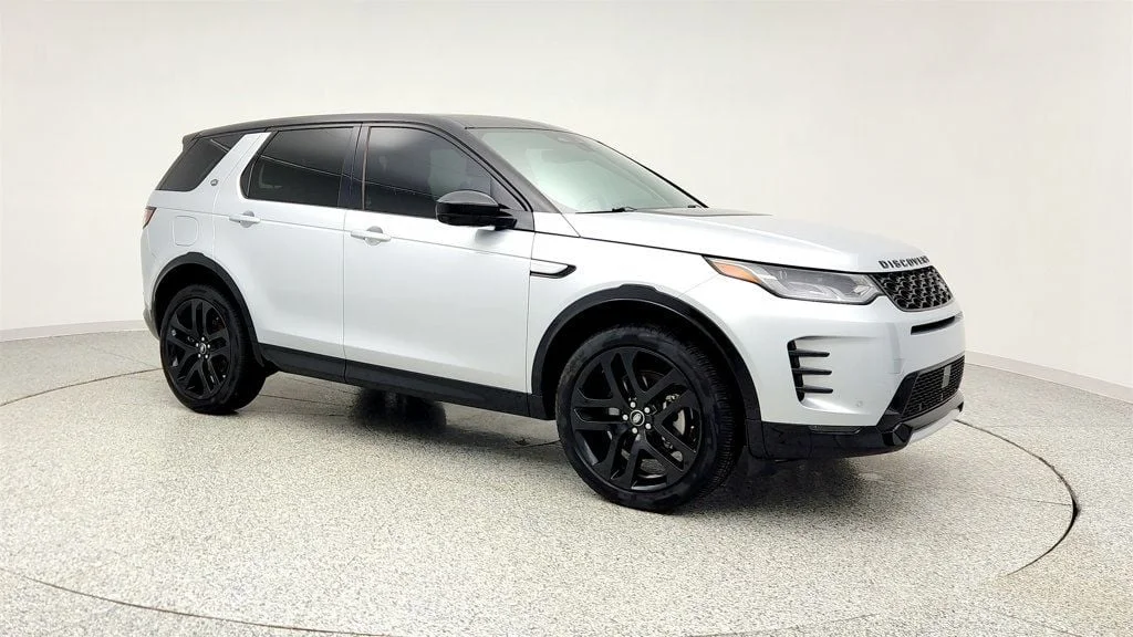 Used 2025 Hakuba Silver Metallic Land Rover Dynamic SE 4WD with 21