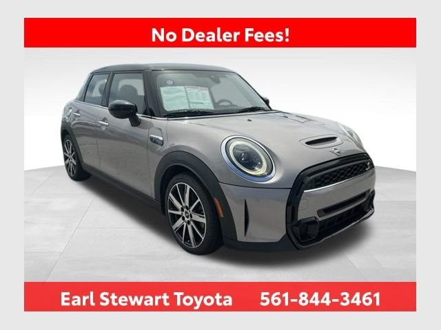Used 2023 Gray MINI Signature image 1