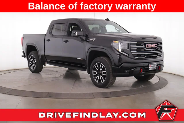 Used 2025  GMC AT4 image 1
