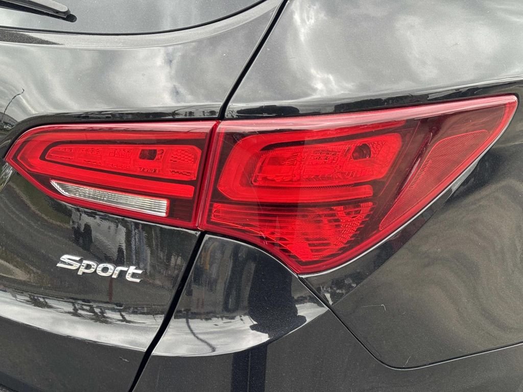 Used 2018 Black Hyundai 2.4 Base image 28