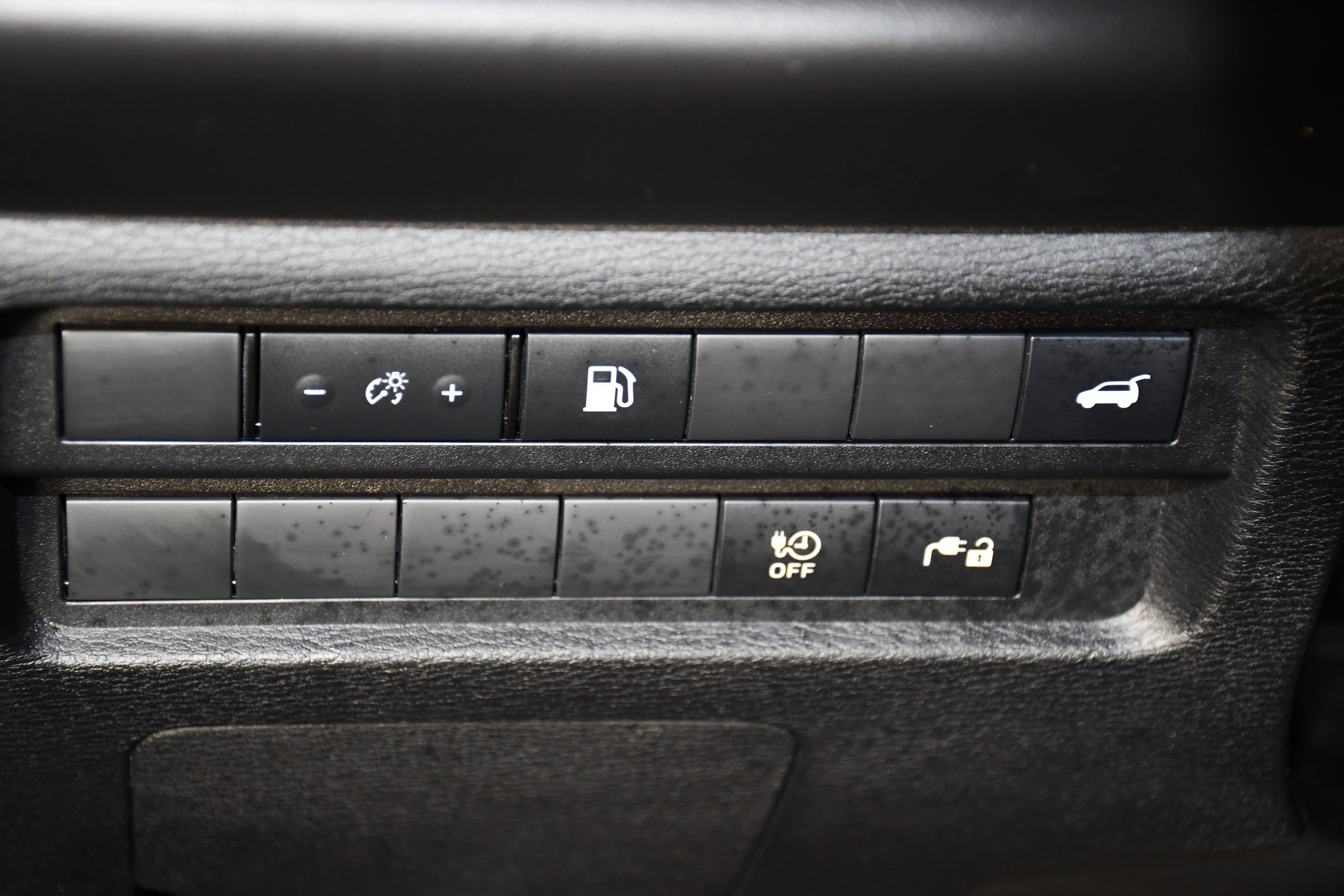 Certified Used 2024 Black Diamond Mitsubishi SE image 34