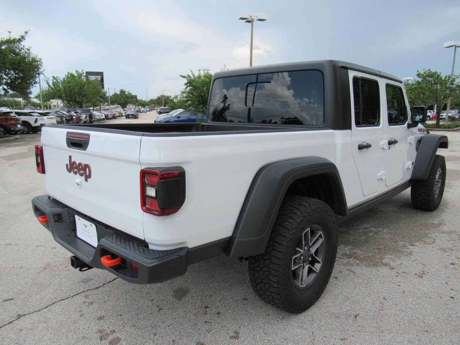 Used 2026 White Jeep Mojave image 8