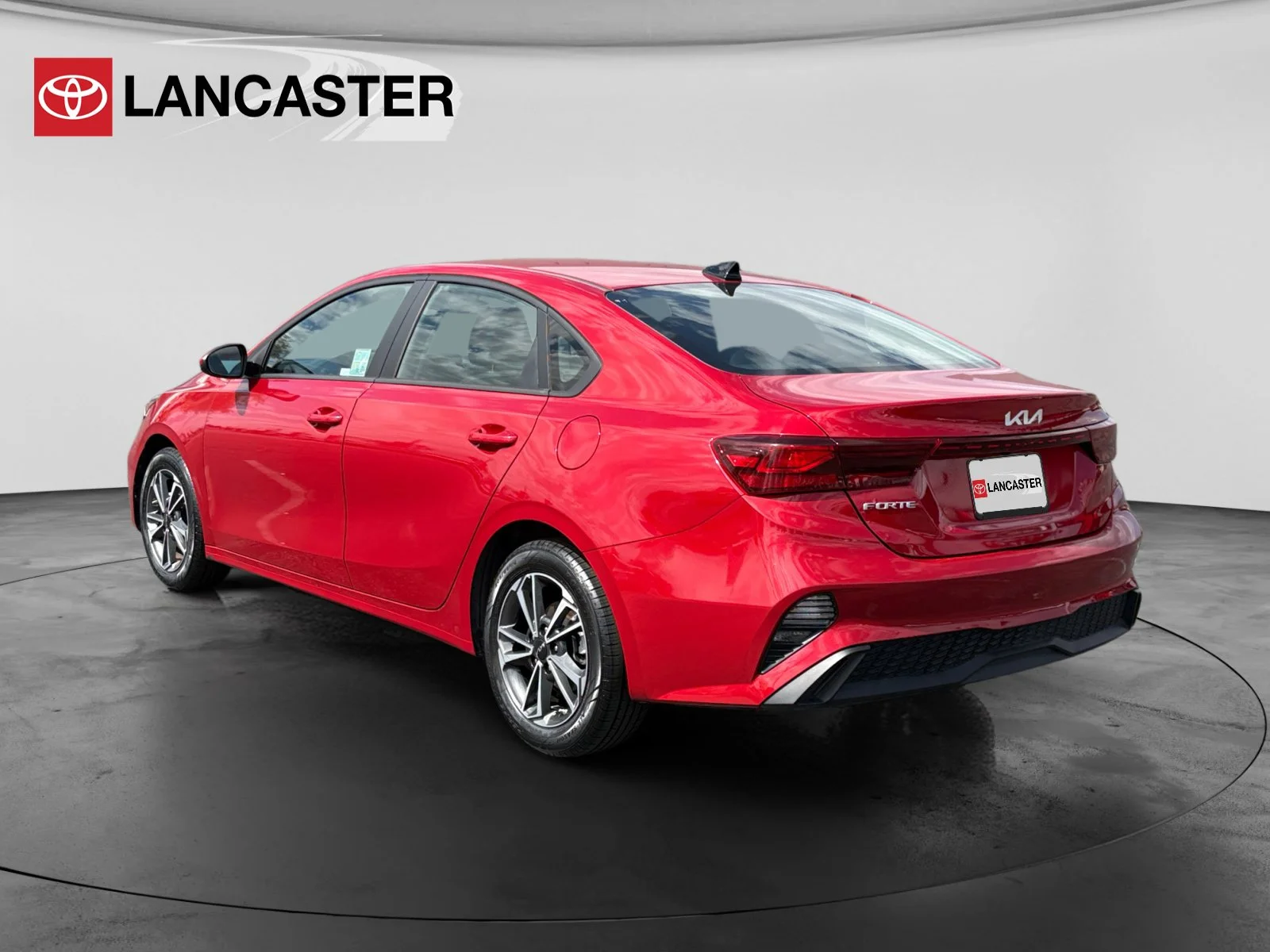 Used 2024 Currant Red Kia LXS image 5