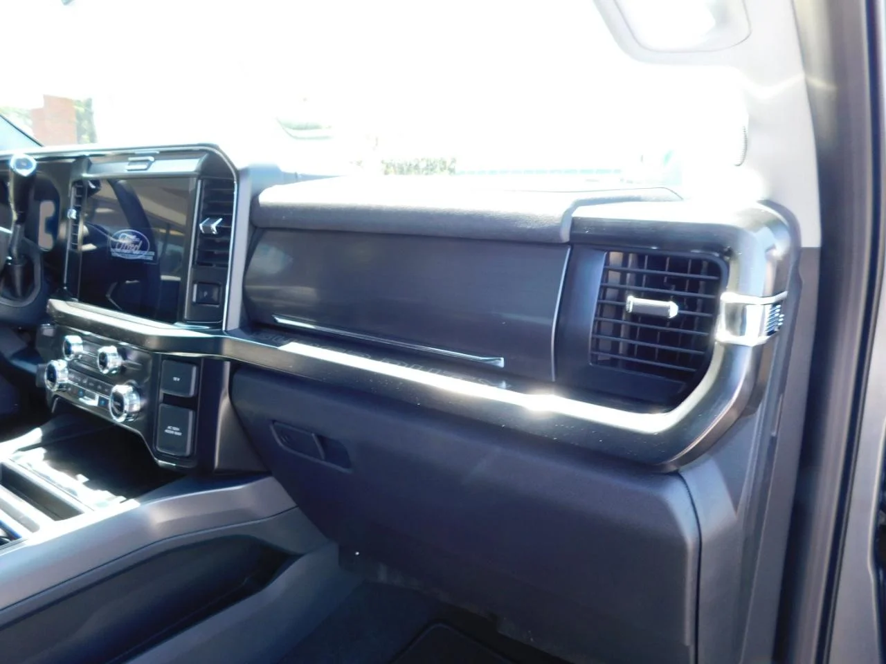 New 2027 Carbonized Gray Metallic Ford F-250® Lariat® image 24