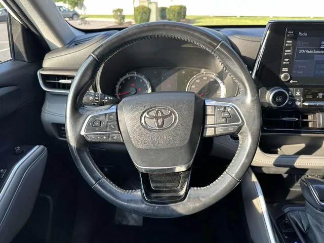 Used 2020 Blizzard Pearl Toyota LE image 15