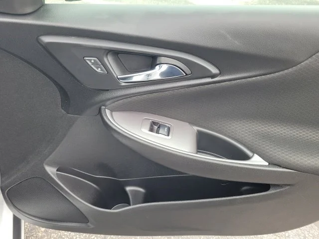 Used 2022 White Chevrolet LT image 39
