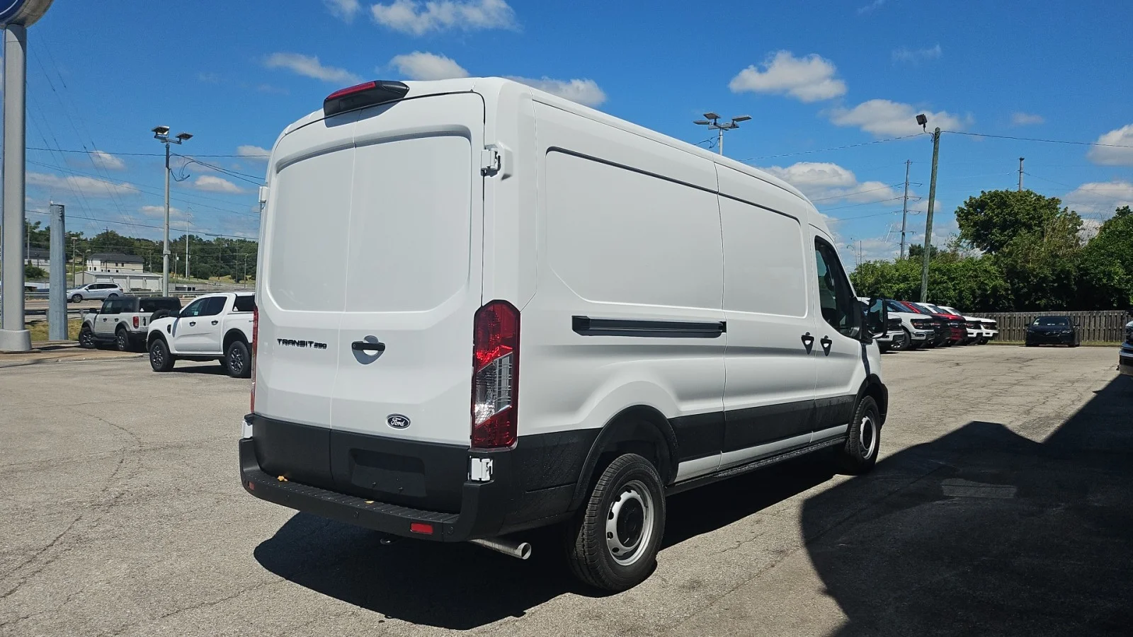 New 2026 Oxford White Ford 250 MR XL RWD image 5