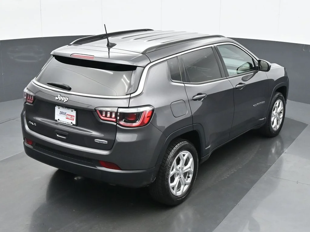 Used 2024 Gray Jeep Latitude image 21