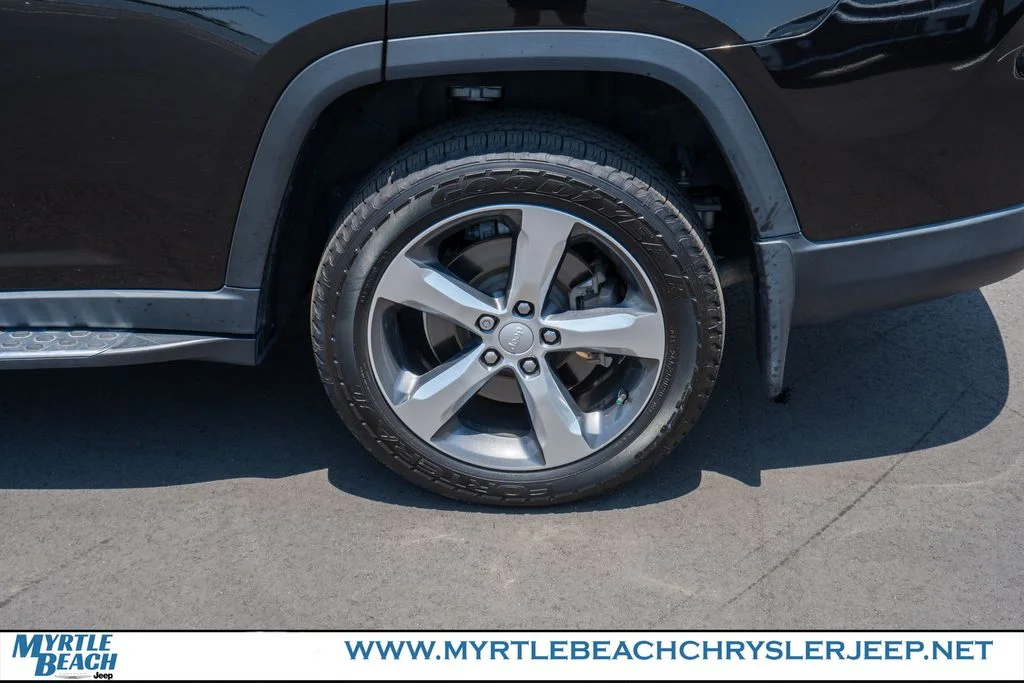 Certified Used 2021 Diamond Black Jeep Limited image 12