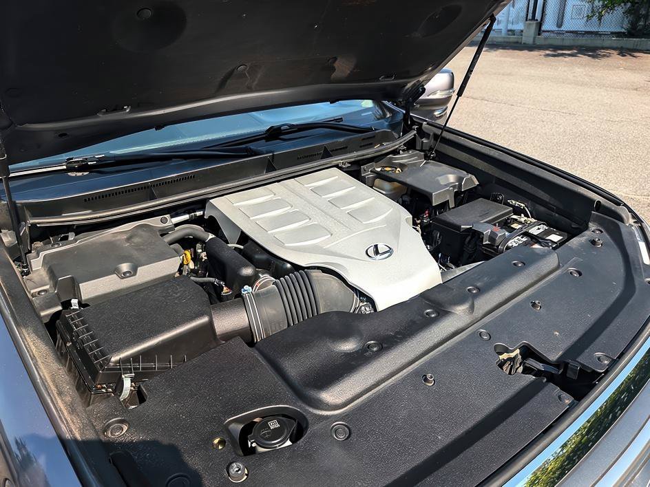 Used 2019 Gray Pearl Lexus 460 image 28