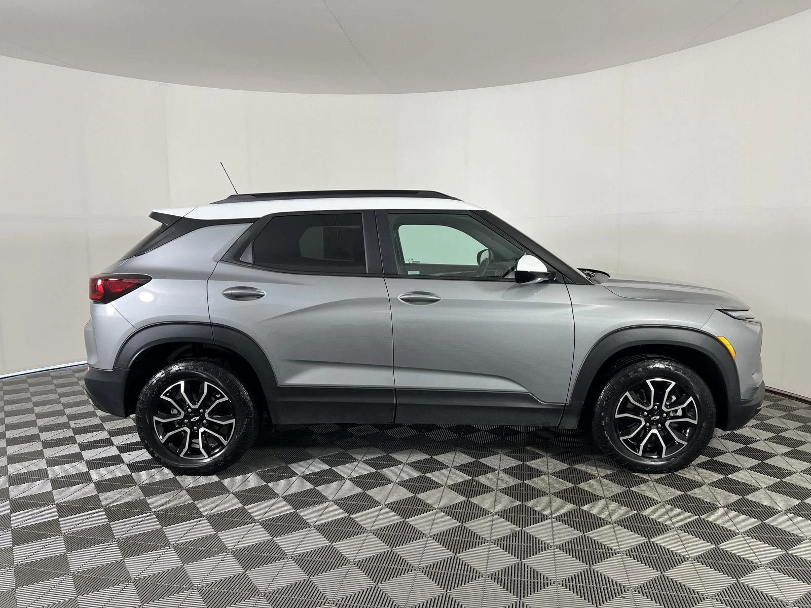 Used 2025 Sterling Gray Metallic Chevrolet ACTIV image 2