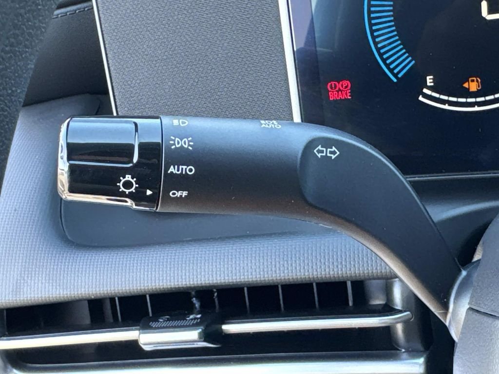 2025 Hyundai Santa Cruz SE - Photo 21