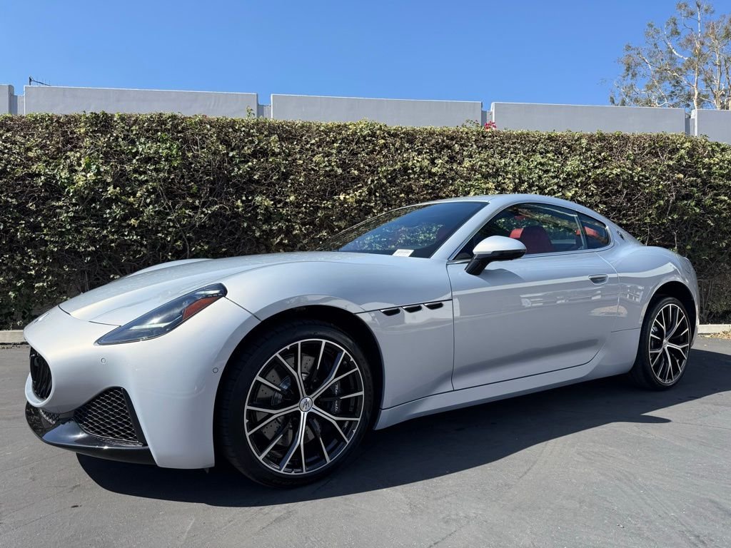 New 2026 Bianco Astro Maserati  image 4