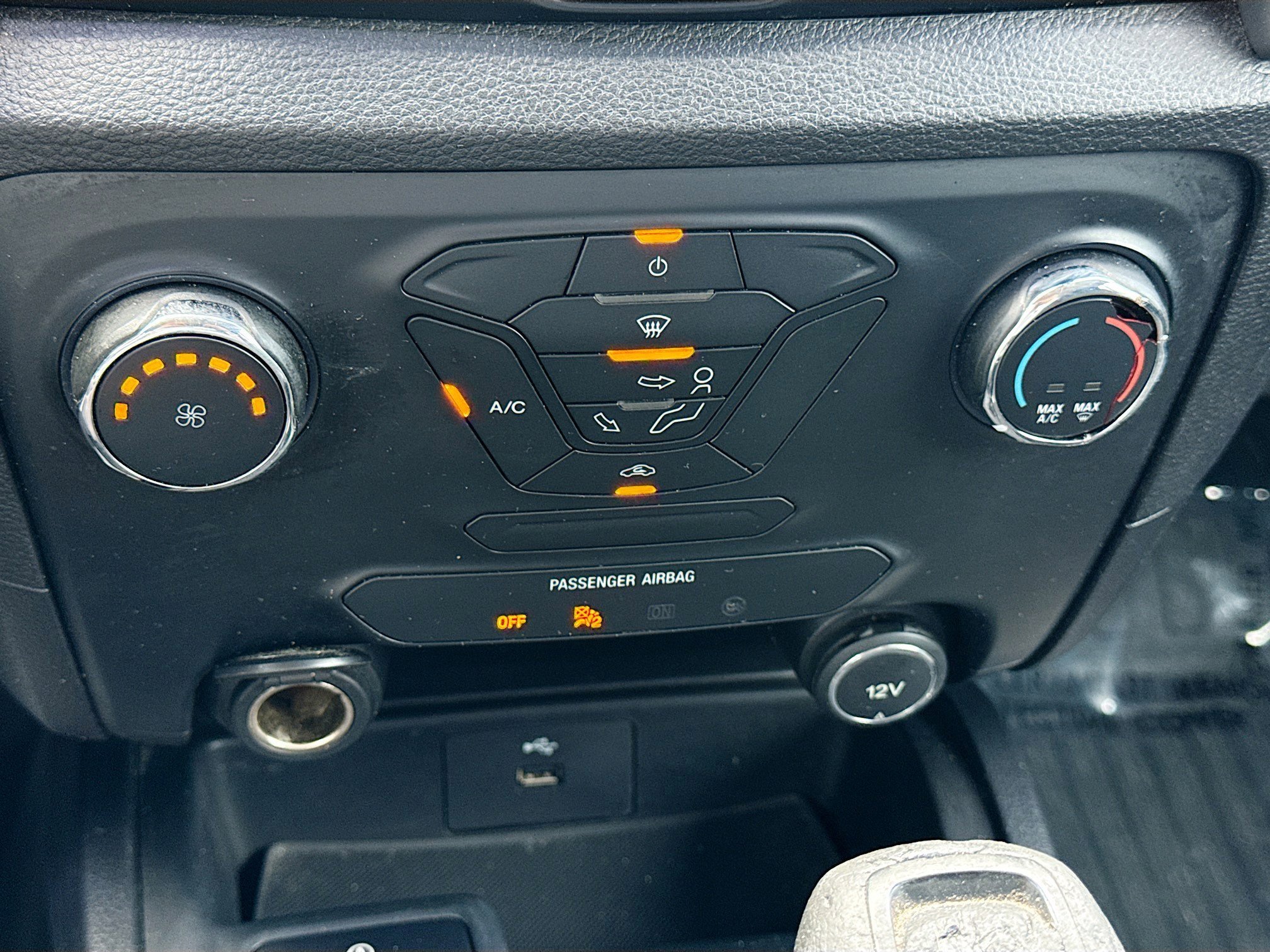 Used 2019 Saber Metallic Ford XL image 30