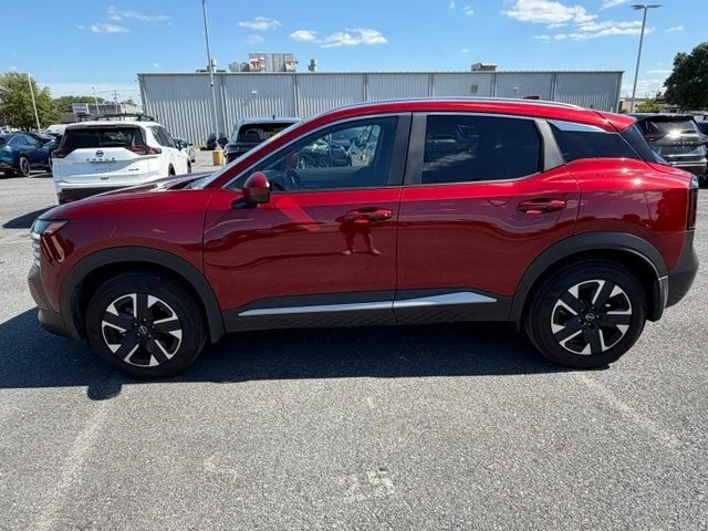 Used 2025 Scarlet Nissan SV image 4