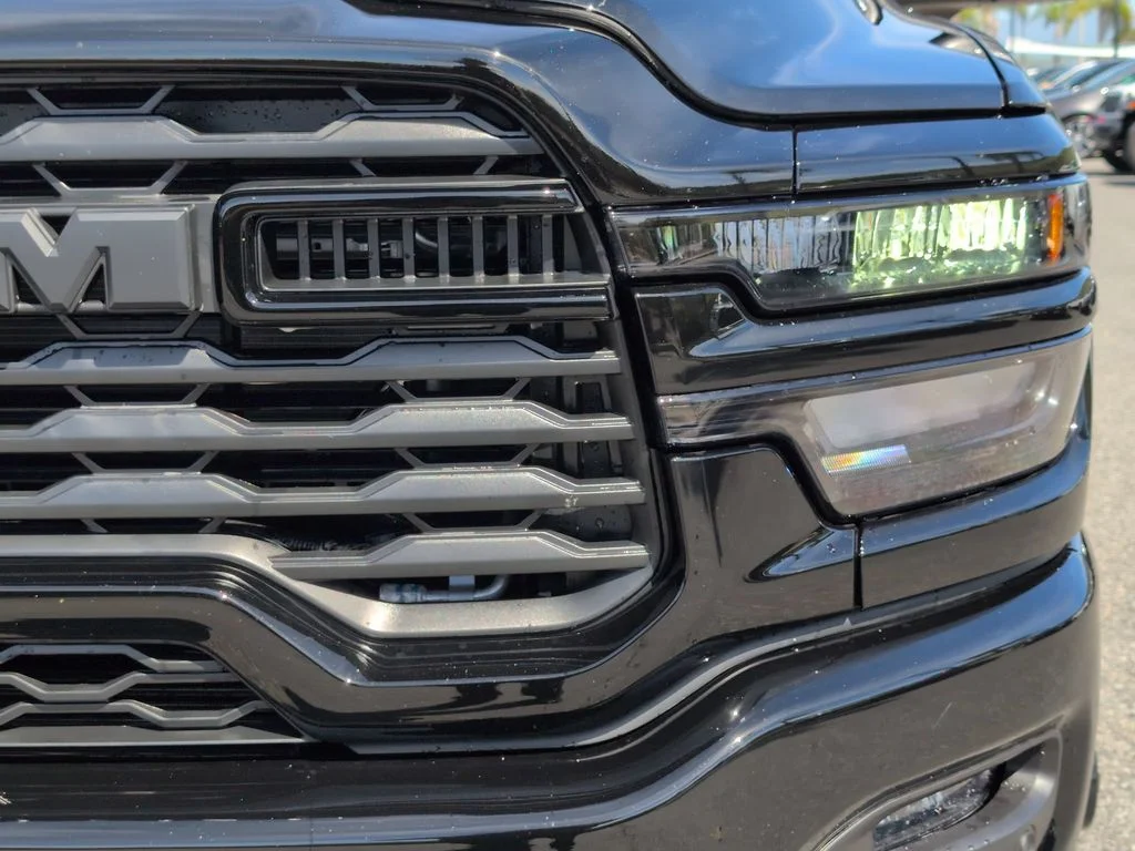 New 2026 Diamond Black Crystal Pearl-Coat Exterior Paint RAM Big Horn image 10