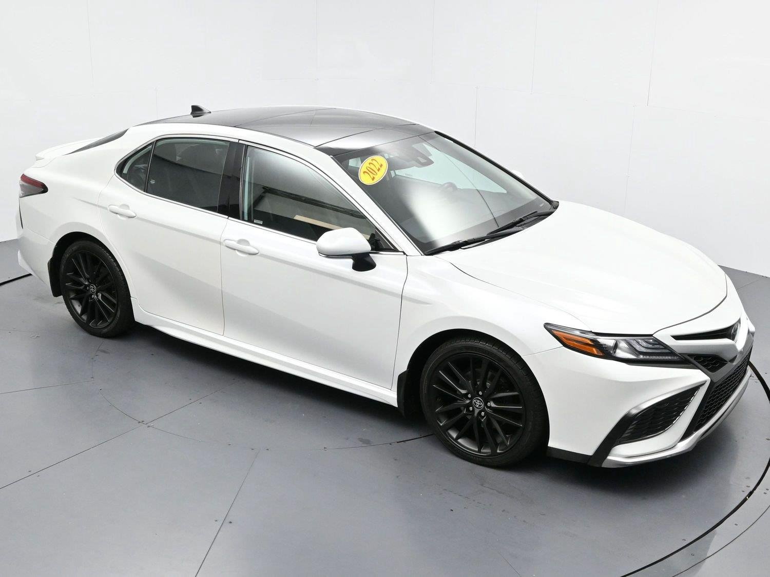 Used 2022 Wind Chill Pearl Toyota XSE image 42