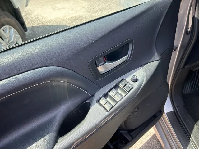 Used 2017 Silver Toyota SE Premium image 20