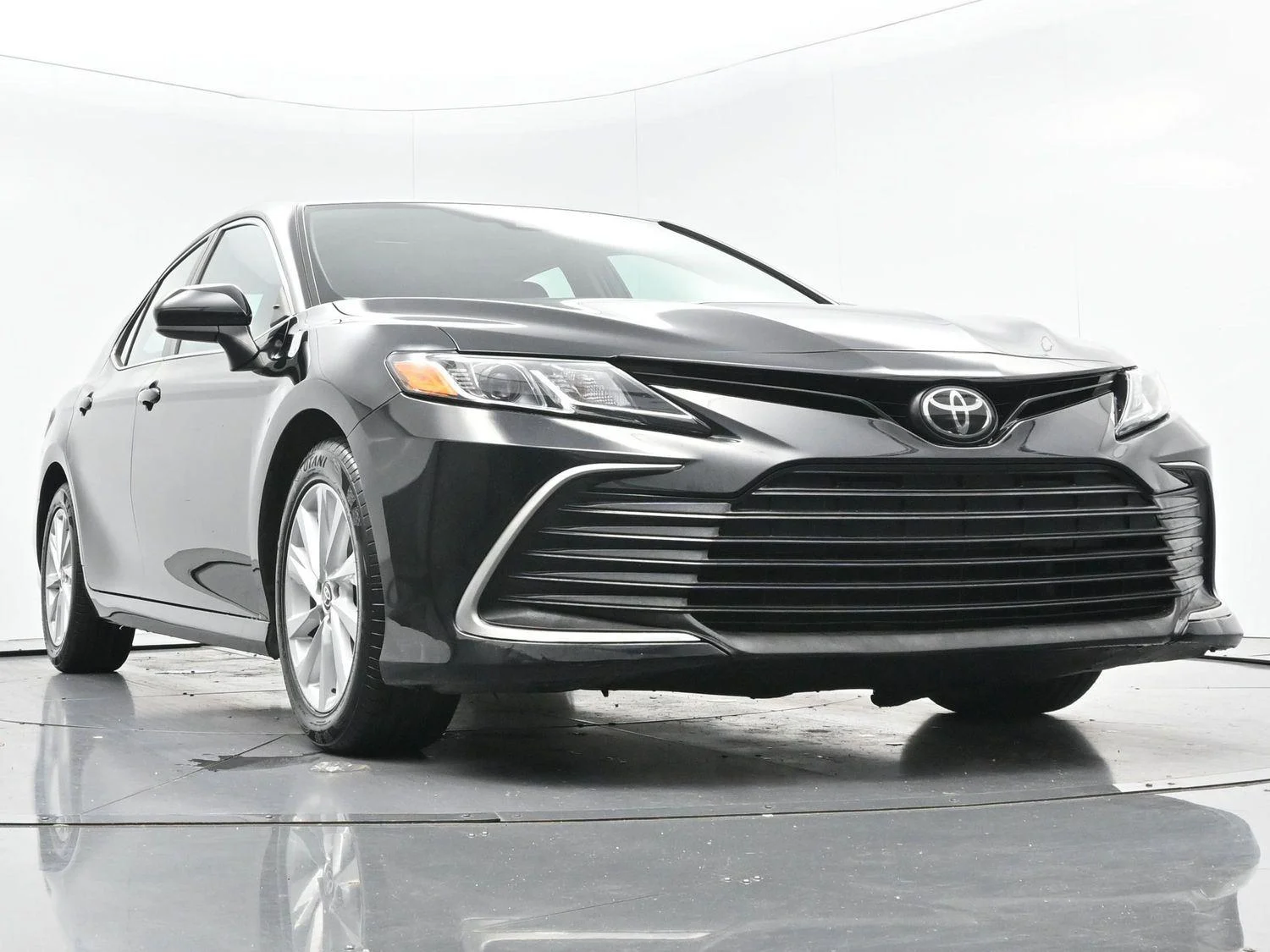 Used 2022 Midnight Black Metallic Toyota LE image 41