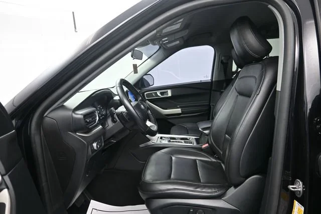 Used 2020 Agate Black Metal Ford XLT image 9
